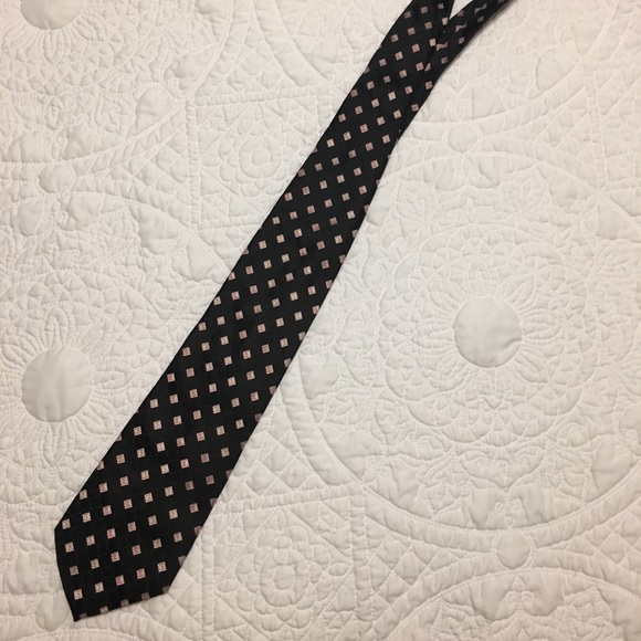 📣 Stafford Black and Pink Diamond Executive Tie - Picture 1 of 5